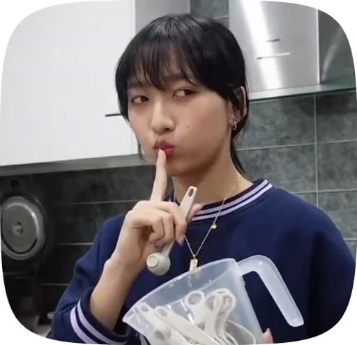 🖇 Стикер «Hannah Bahng» для Telegram