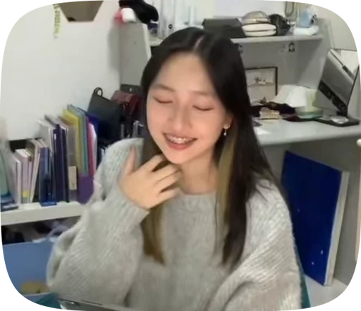 🖇 Стикер «Hannah Bahng» для Telegram