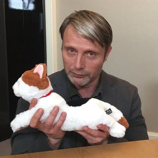 👀 Стикер «Ганнибал» для Telegram