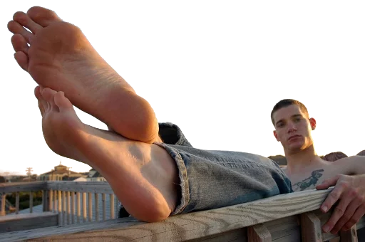 🏖 Стикер «Happy feet» для Telegram