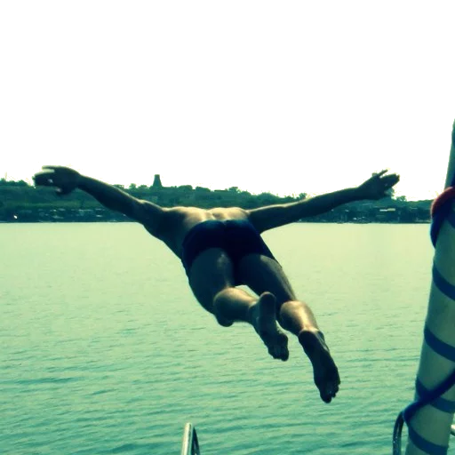 🏖 Стикер «Happy feet» для Telegram