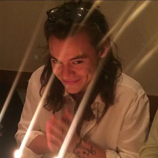 😈 Стикер «Harry Styles» для Telegram