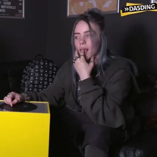 🐾 Стикер «Billie Eilish» для Telegram