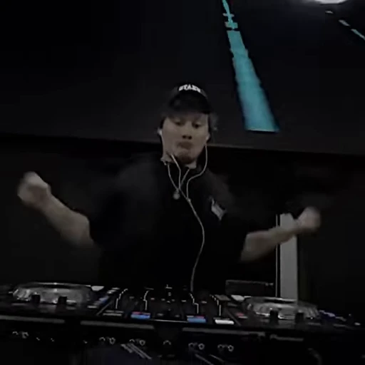 🕺 Стикер «Движухи» для Telegram