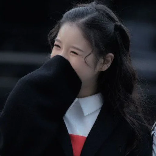 🐝 Стикер «HEEJIN DARK» для Telegram