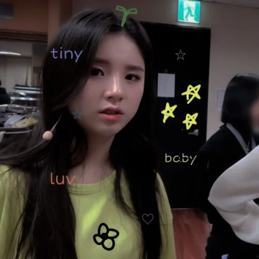 🐝 Стикер «HEEJIN DARK» для Telegram