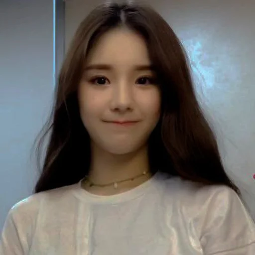 🐝 Стикер «HEEJIN DARK» для Telegram