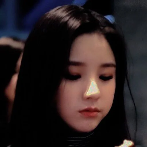 🐝 Стикер «HEEJIN DARK» для Telegram