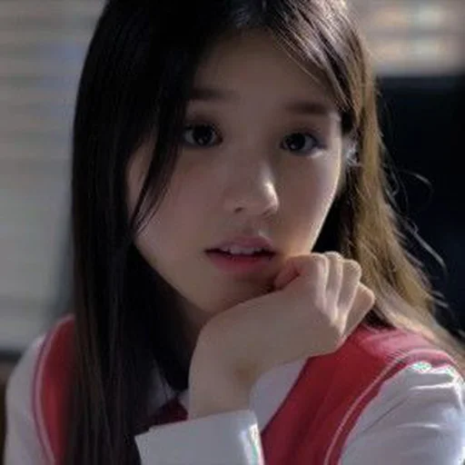 🐝 Стикер «HEEJIN DARK» для Telegram