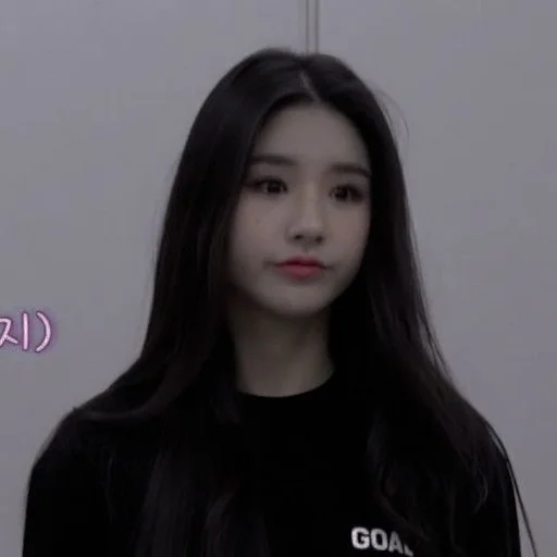 🐝 Стикер «HEEJIN DARK» для Telegram