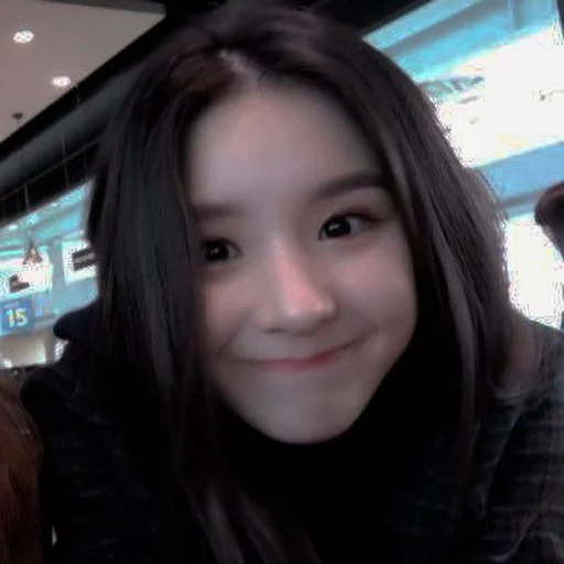🐝 Стикер «HEEJIN DARK» для Telegram