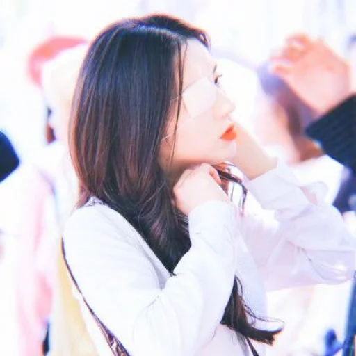 🌱 Стикер «jeon heejin» для Telegram