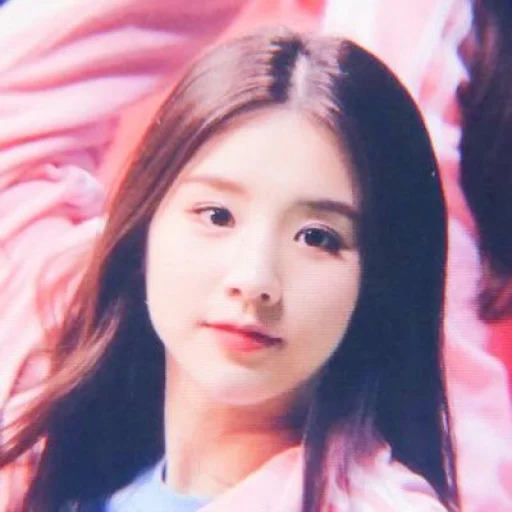 🌱 Стикер «jeon heejin» для Telegram