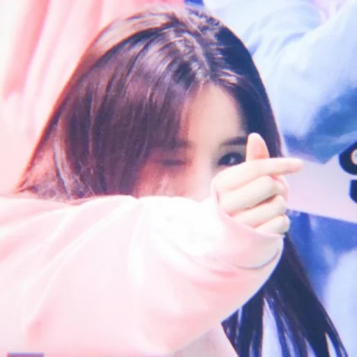 🌱 Стикер «jeon heejin» для Telegram