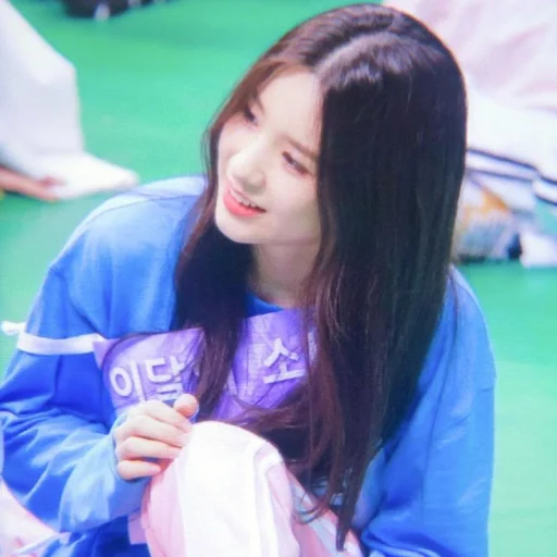 🌱 Стикер «jeon heejin» для Telegram