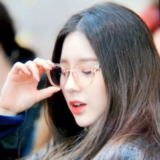 🌱 Стикер «jeon heejin» для Telegram
