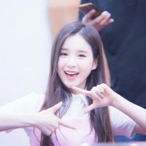 🌱 Стикер «jeon heejin» для Telegram