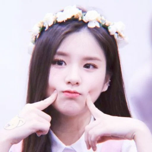 🌱 Стикер «jeon heejin» для Telegram