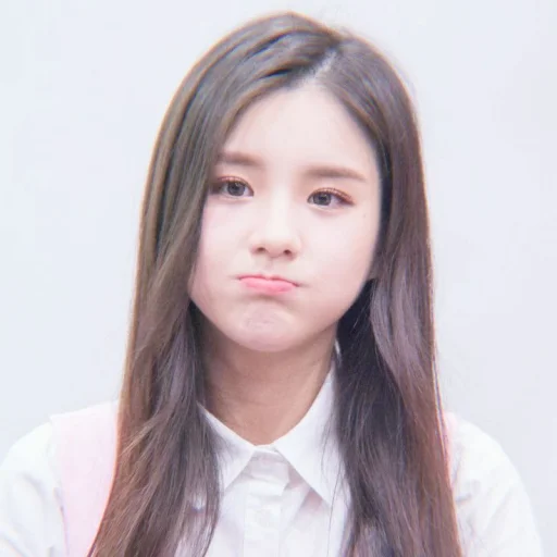 🌱 Стикер «jeon heejin» для Telegram