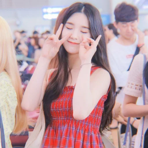 🌱 Стикер «jeon heejin» для Telegram