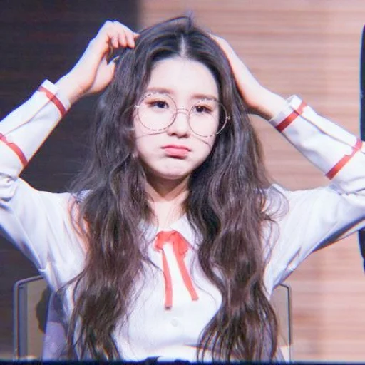 🌱 Стикер «jeon heejin» для Telegram