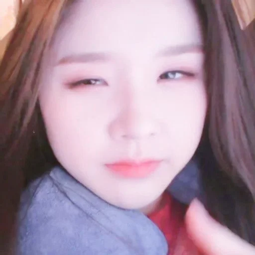 🌱 Стикер «jeon heejin» для Telegram