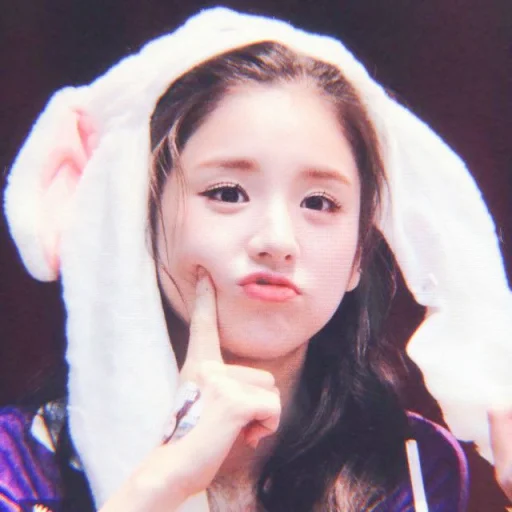 🌱 Стикер «jeon heejin» для Telegram