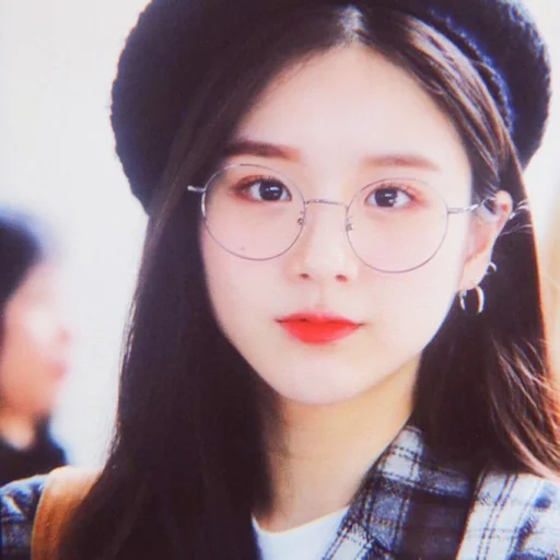 🌱 Стикер «jeon heejin» для Telegram