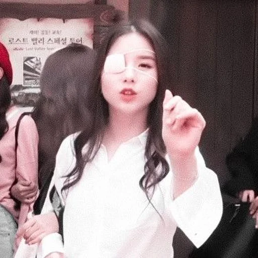 🐋 Стикер «HEEJIN» для Telegram