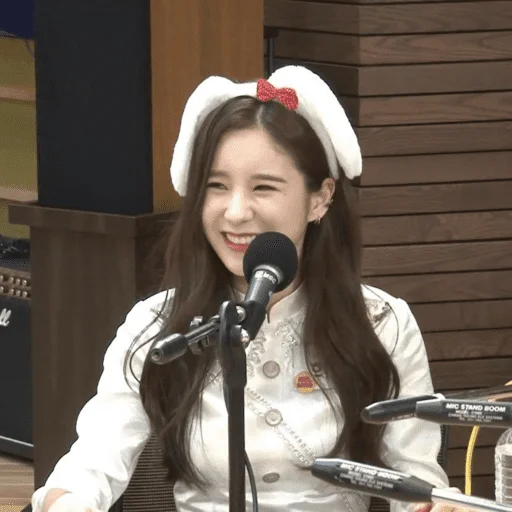 😁 Стикер «chaeryeong itzy» для Telegram