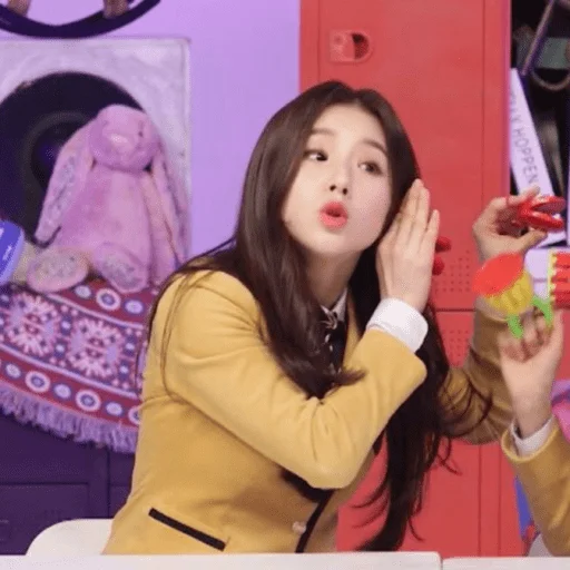 👂 Стикер «chaeryeong itzy» для Telegram