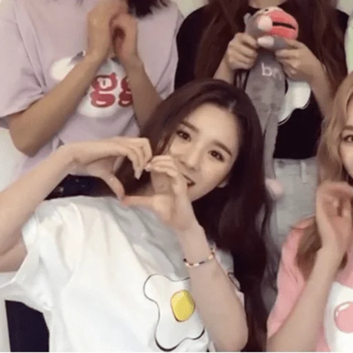 🖤 Стикер «chaeryeong itzy» для Telegram