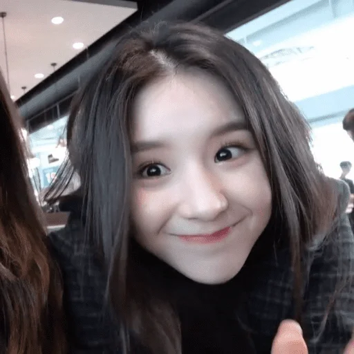 😊 Стикер «chaeryeong itzy» для Telegram