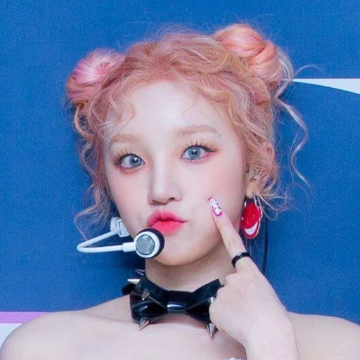 🌟 Стикер «yuqi» для Telegram