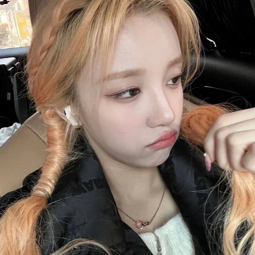 🌟 Стикер «yuqi» для Telegram