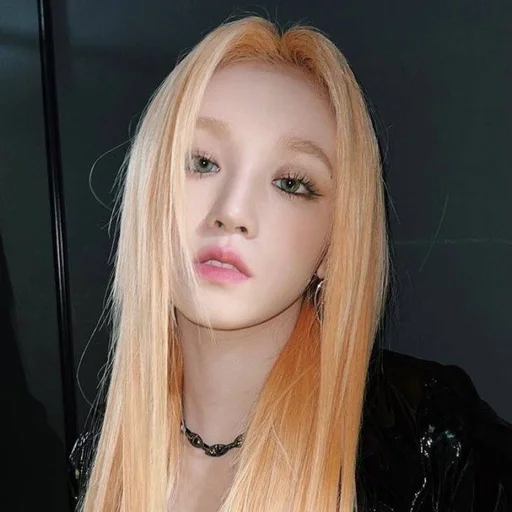 🌟 Стикер «yuqi» для Telegram