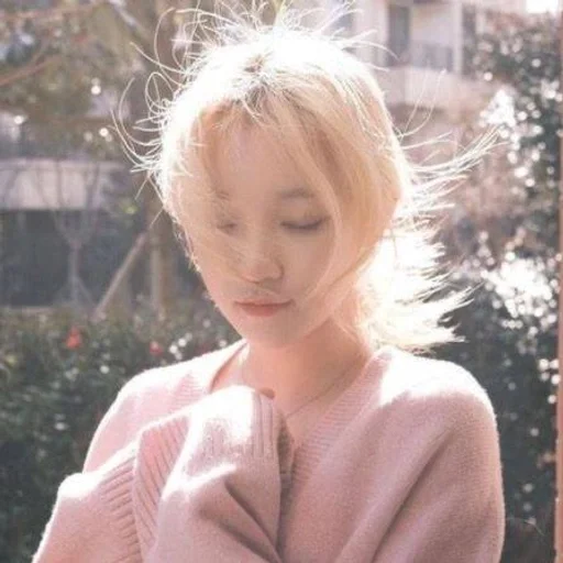 🌟 Стикер «yuqi» для Telegram