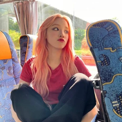 🌟 Стикер «yuqi» для Telegram