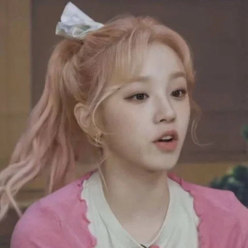 🌟 Стикер «yuqi» для Telegram