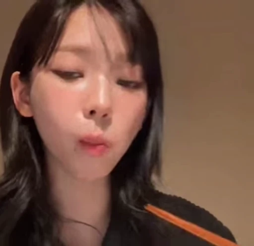 🌟 Стикер «KARINA» для Telegram