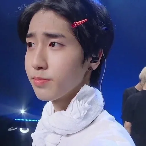 🦷 Стикер «han jisung» для Telegram