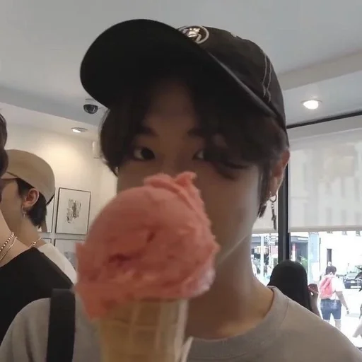 🦷 Стикер «han jisung» для Telegram