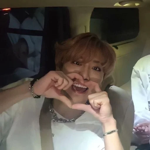🦷 Стикер «han jisung» для Telegram