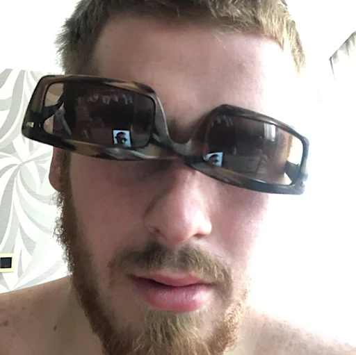 😇 Стикер «Holistickers» для Telegram