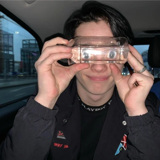 😁 Стикер «Даня Милохин» для Telegram