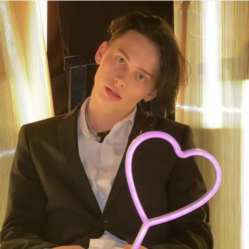 ❤️ Стикер «Даня Милохин» для Telegram