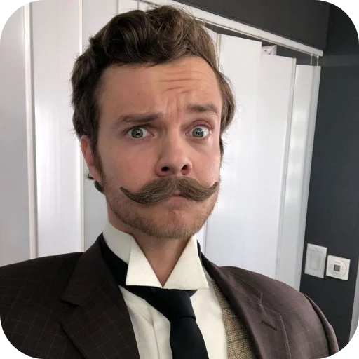 👨‍🦰 Стикер «Hughie Campbell» для Telegram