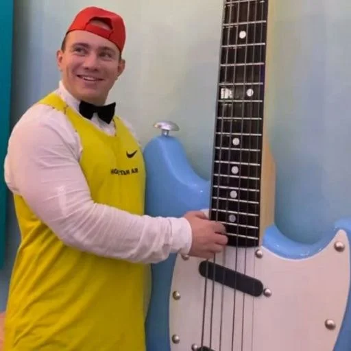 🎸 Стикер «HULK ULTIMATE EDITION» для Telegram