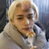 😝 Эмодзи «꒰? hyunjin» для Telegram