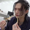😡 Эмодзи «꒰? hyunjin» для Telegram